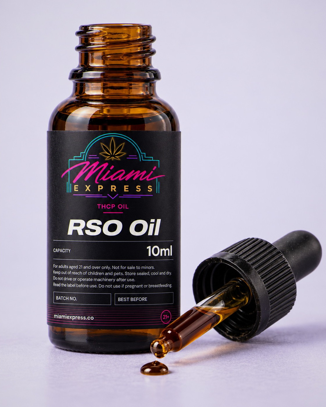 THCP RSO Oil shown alongside the 10ml amber glass bottle